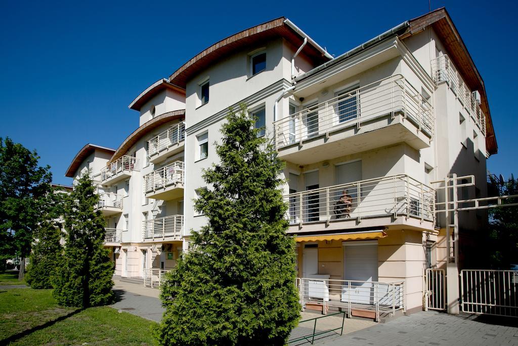 Aqua Wellness Apartments Hajdúszoboszló Esterno foto